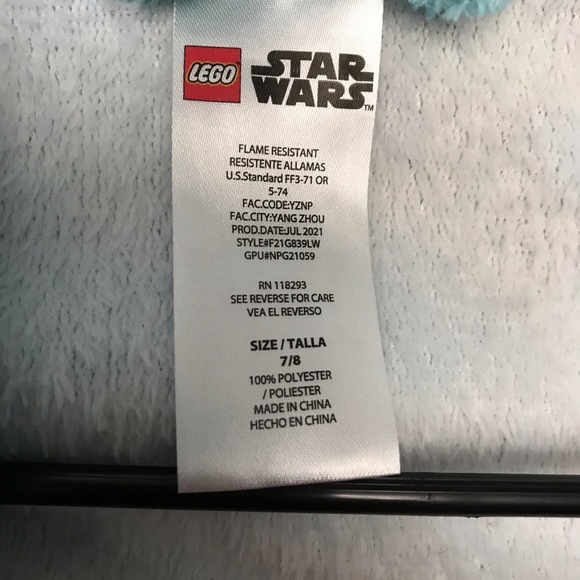 The Mandalorian Baby Yoda Kids Bathrob. Size 7/8. - Picture 4 of 4